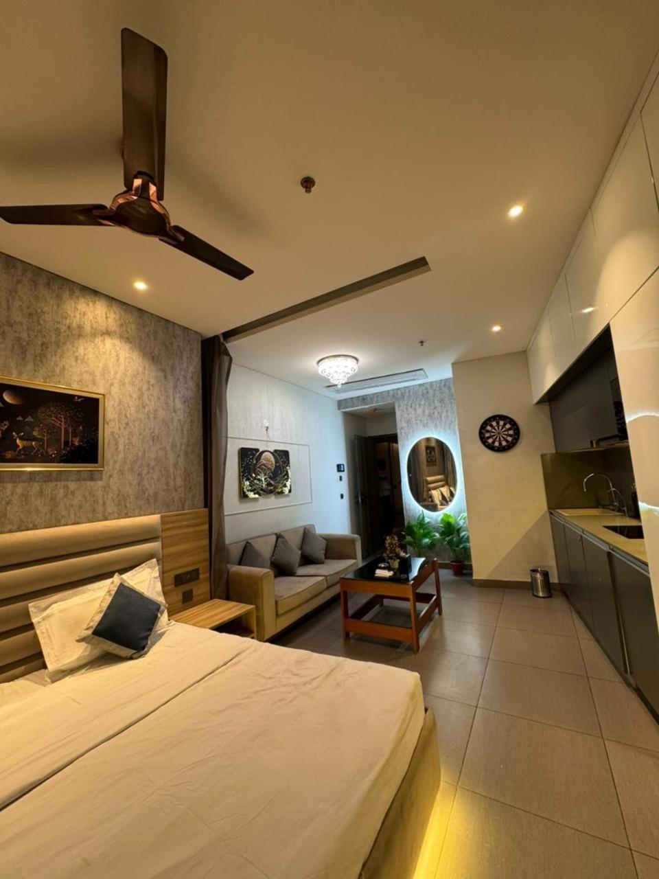 Bed & Breakfast Supernova Noida New Delhi